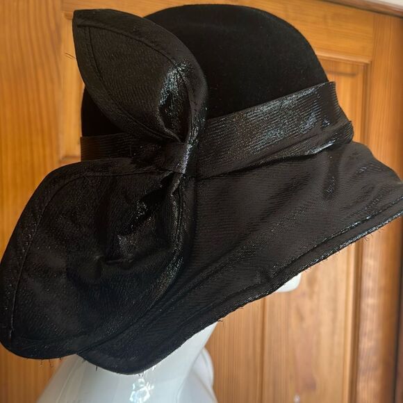 Vintage Mr. John felt hat main image 8